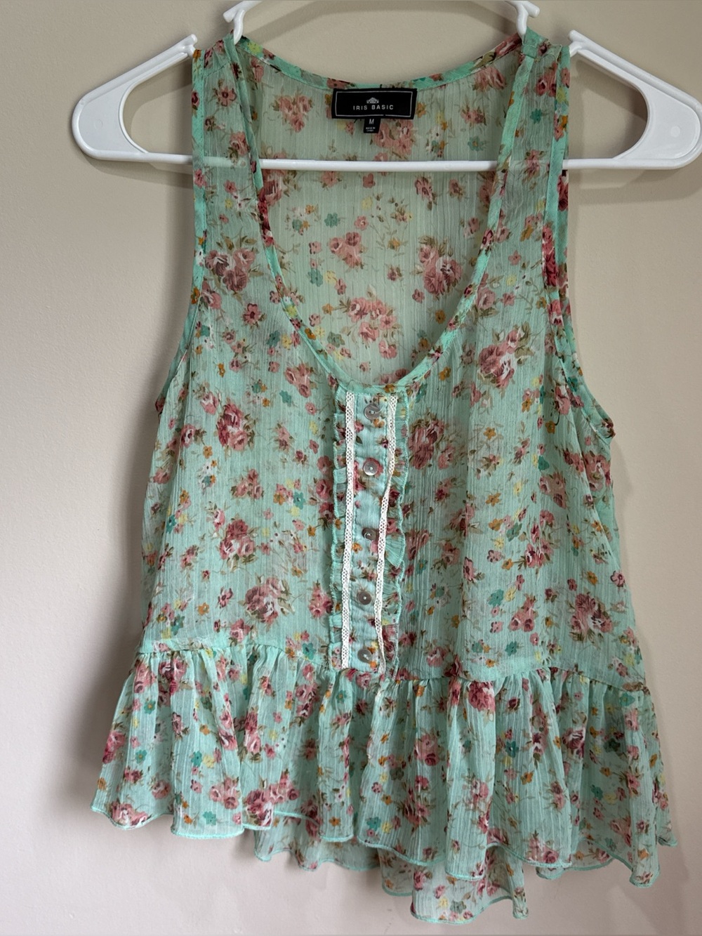 Iris Basic Mint Floral Button-Front Ruffle Tank